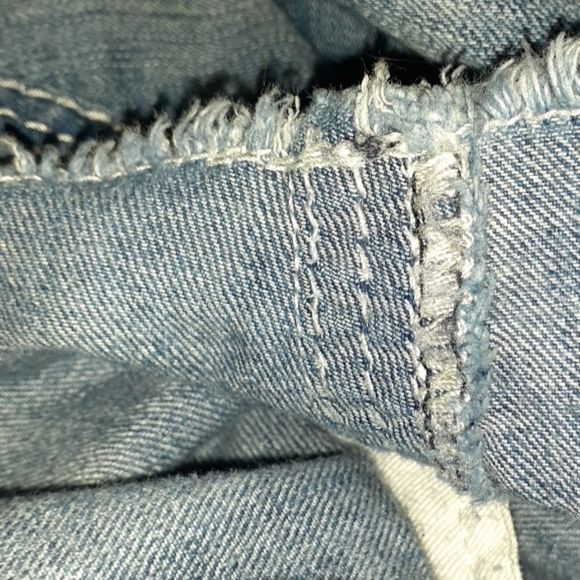 BKE Sabrina Distressed Denim Jeans Shorts 25 - Picture 7 of 7